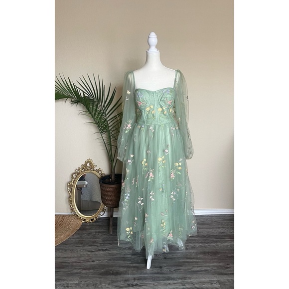 Dresses & Skirts - Women's Puffy Sleeve Prom Dresses Flower Embroidery Tulle
